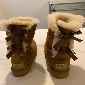 chestnut ugg boots with bows